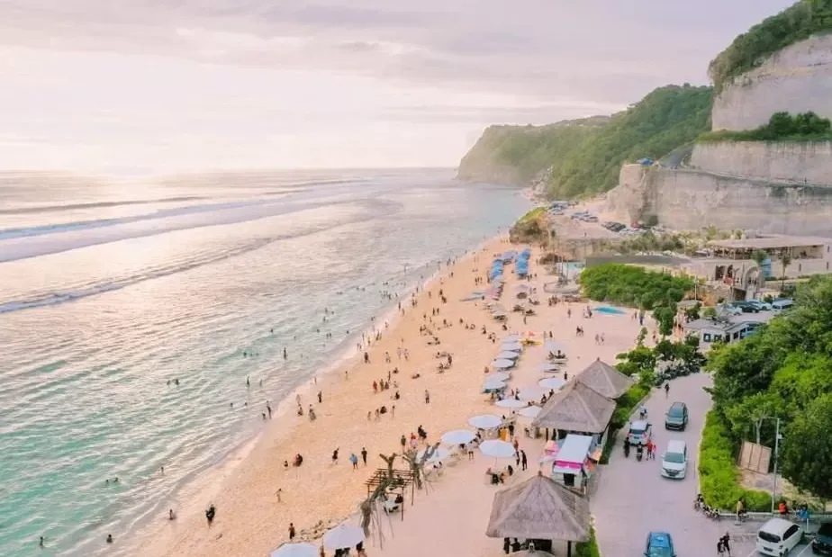 Private driver tour to Melasti Beach Bali